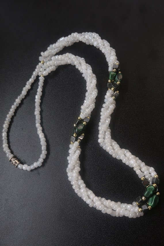 Vintage White and Green Twisted Beaded Necklace - image 5