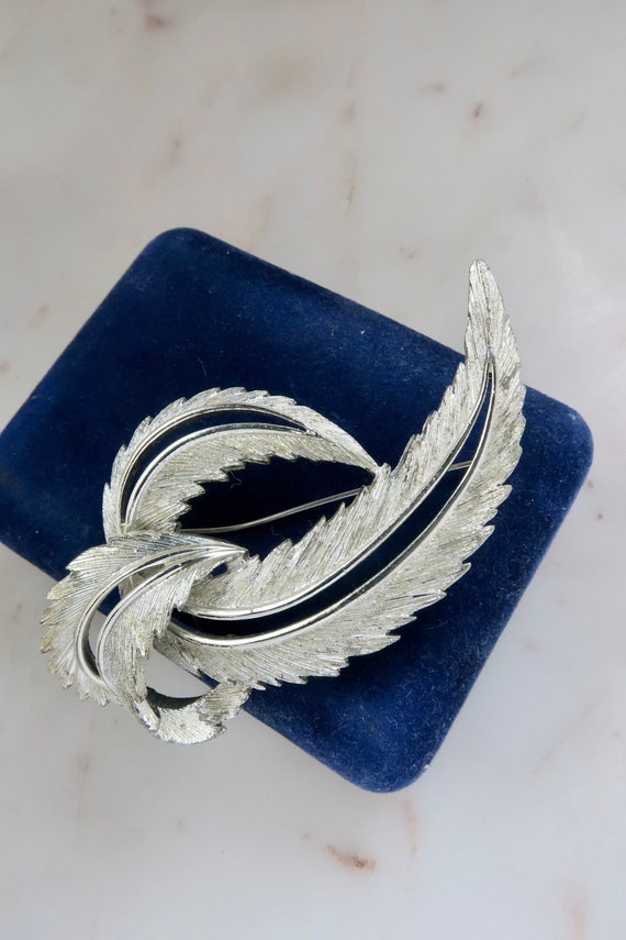 Vintage 1964 Sarah Coventry Large Feather Brooch - image 1