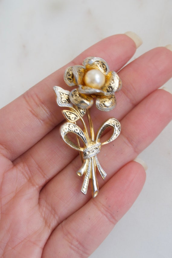 Vintage Damascene Flower Brooch Gold Flower Pin G… - image 2