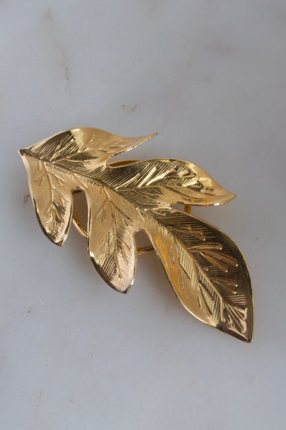 Vintage Gold Leaf Scarf Clip