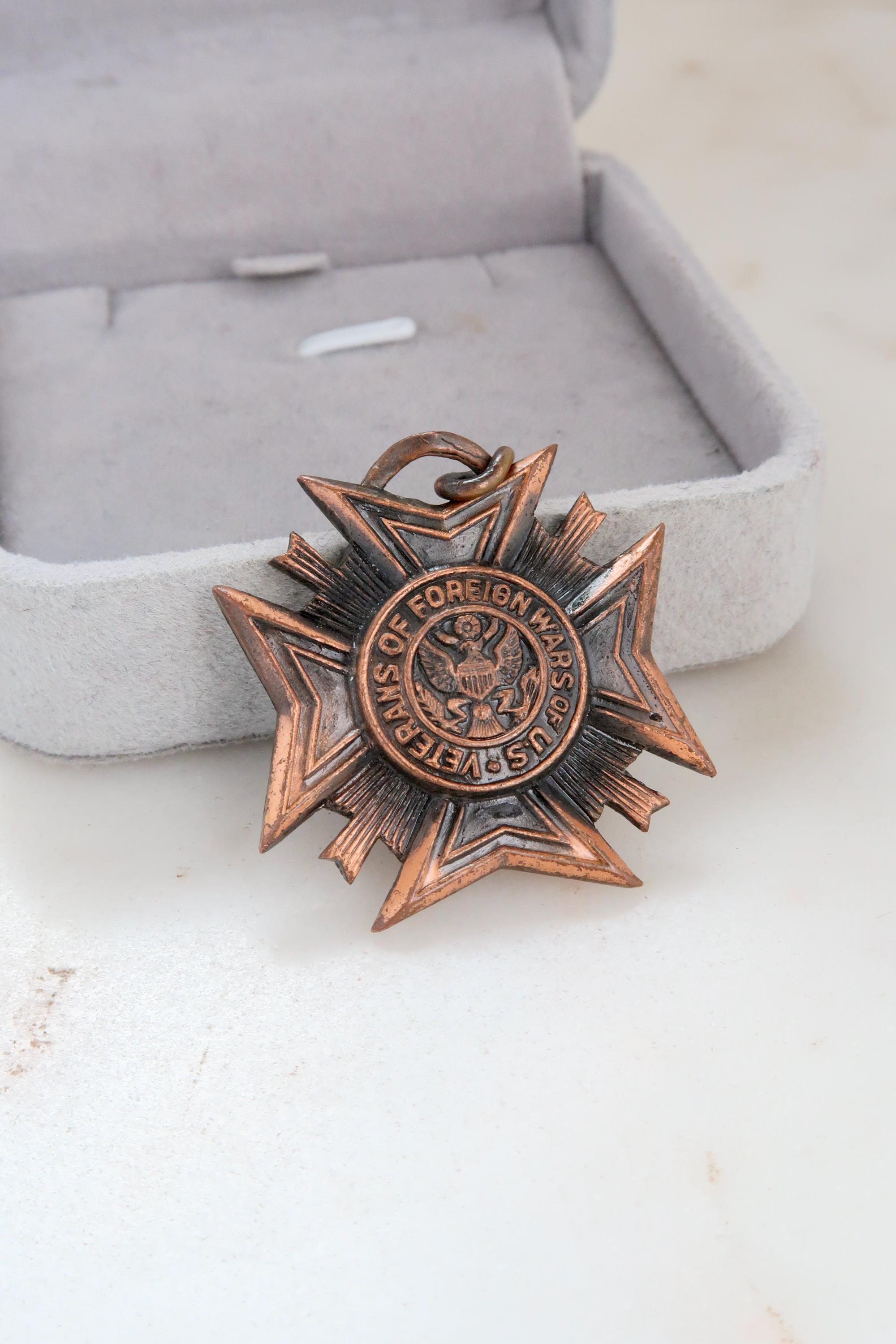 ヴィンテージ アメリカ外国戦争退役軍人勲章チャーム - Etsy 日本