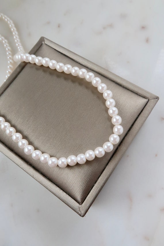 Vintage Avon Pearl Beaded Necklace
