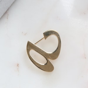 Broche dorado con inicial A con toque especial de AVON vintage de 1986