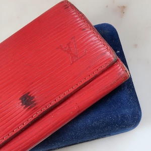 Estuche para llaves vintage de cuero rojo de Louis Vuitton