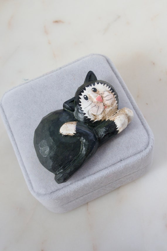Vintage Cat Brooch Black Gem
