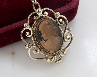 Vintage Victorian Cameo Pendant Necklace