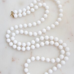 Vintage White Bead Necklace - Etsy