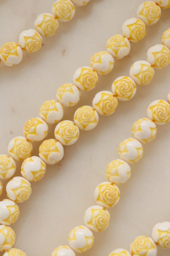 Vintage Yellow White Carved Flower Bead Necklace - image 6