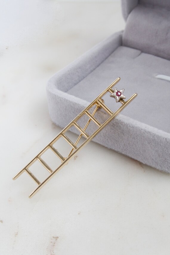 Vintage 1970s Mary Kay Ladder Brooch - Ladder of S