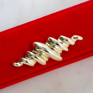 Vintage Gold Wavy Bar Brooch