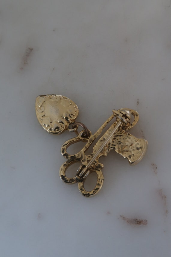 Vintage Gold Sewing Scissors Thread Brooch - image 9