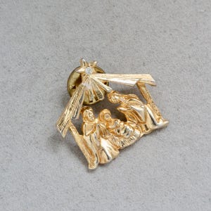 Vintage Gold Nativity Scene Star Lapel Pin