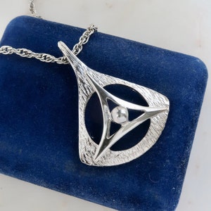 Vintage Silver Geometric Pendant Necklace