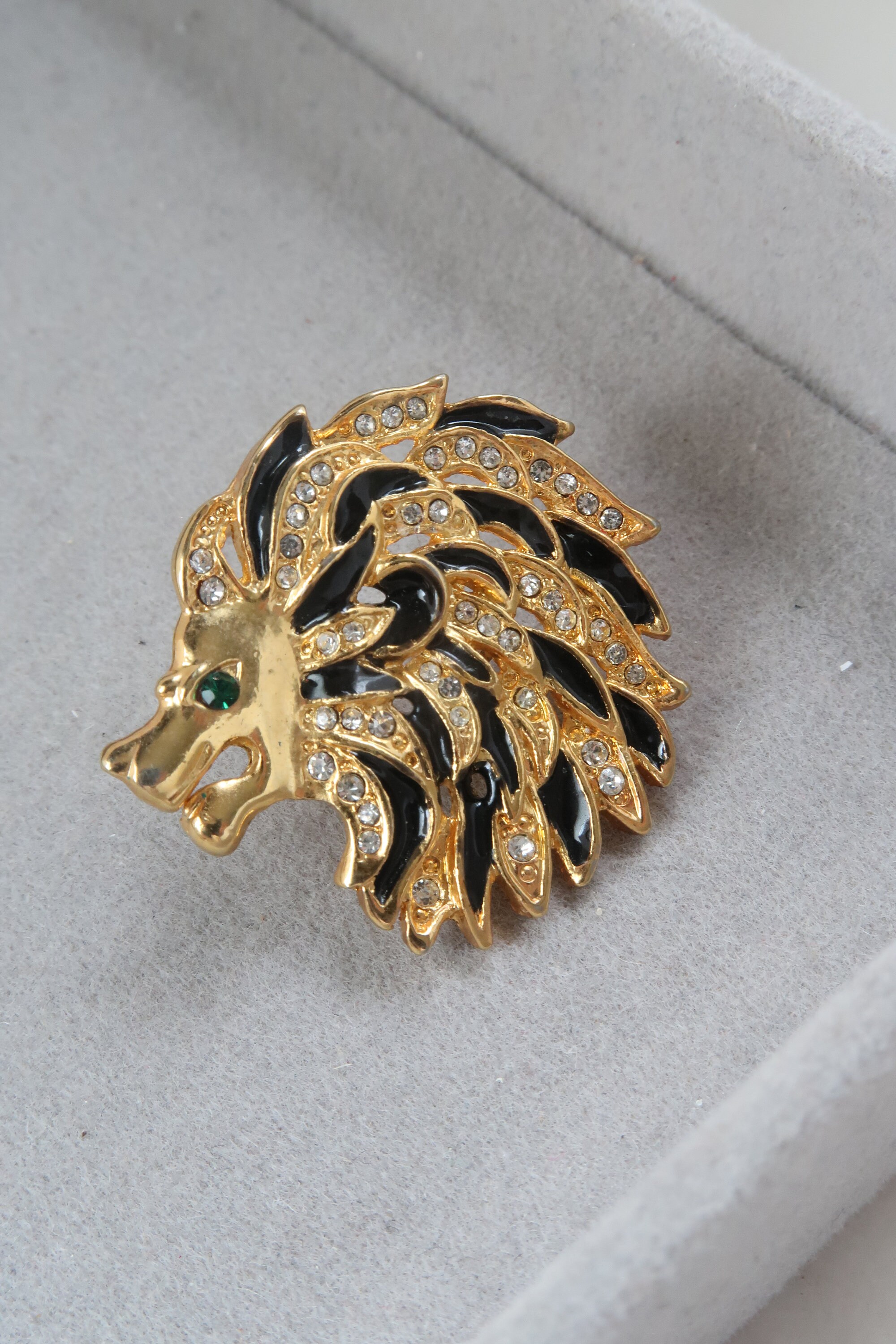 Knighthood Broche en laiton doré motif lion avec chaîne pour homme, bijou de Noël, broche à tige, Medium, Métal