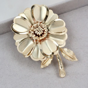 Vintage Large Gold Flower Brooch