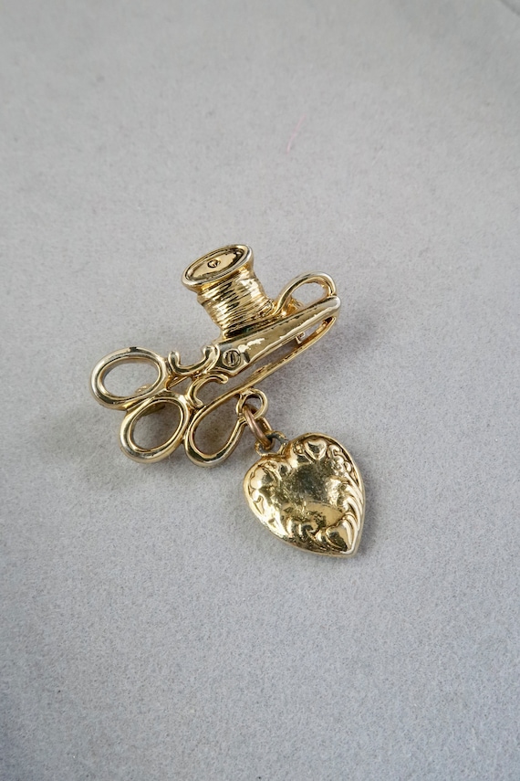Vintage Gold Sewing Scissors Thread Brooch - image 1