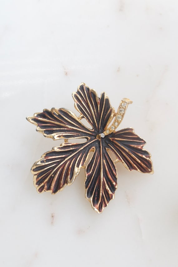 Vintage Brown Enamel Maple Leaf Brooch - Gold Mapl