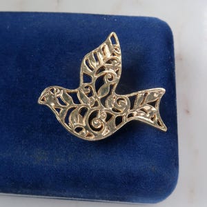 Vintage Gold Filigree Dove Bird Brooch