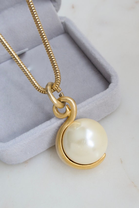 Napier pearl and gold necklace deals
