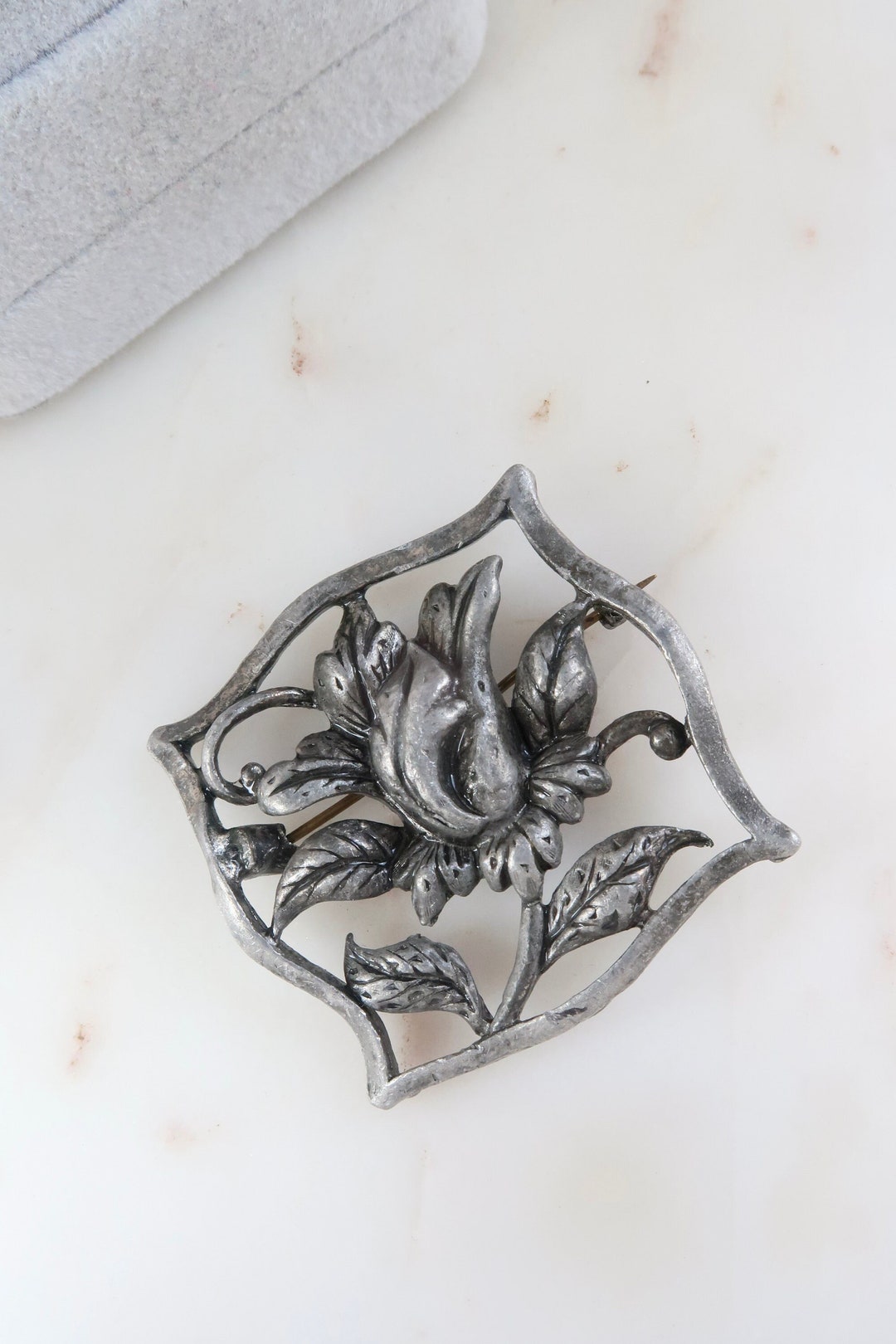 Brooch in “Flower Branch