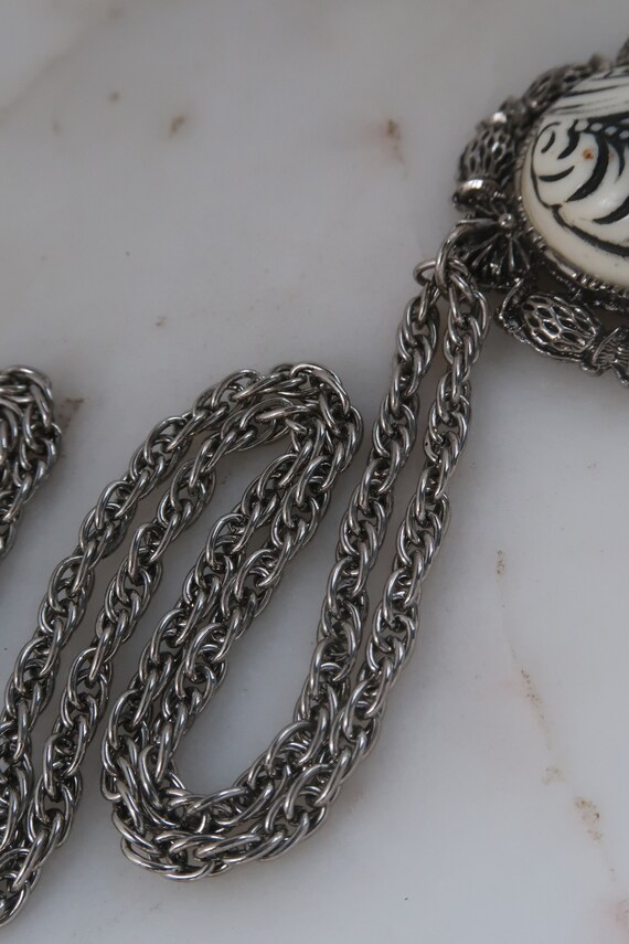 Collier Pendentif Rétro En Argent Avec Camée Vert Floral – Bijou Vintage Charmant