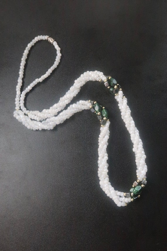 Vintage White and Green Twisted Beaded Necklace - image 9