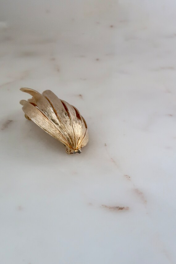 Vintage Gold Leaf Brooch - image 10