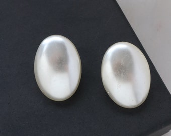 Vintage Faux Pearl Oval Clip On Earrings