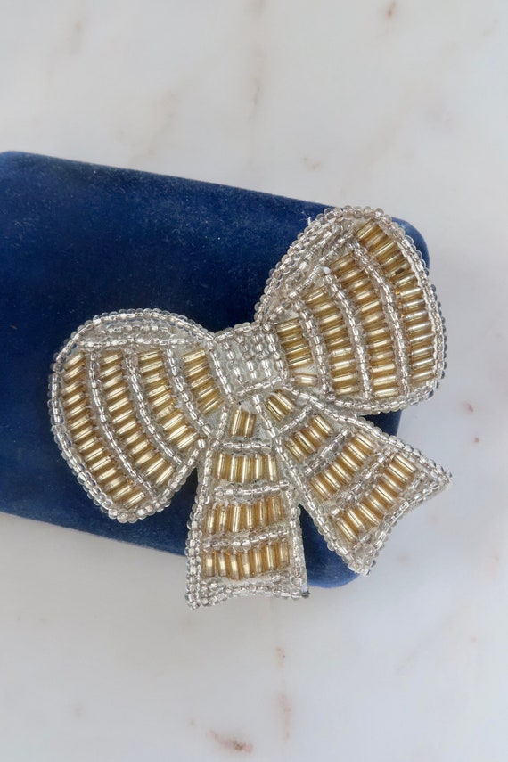 Vintage 1988 AVON All That Glitters Sequin Pin Bow