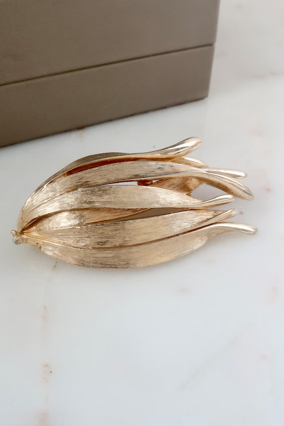 Vintage Gold Leaf Brooch - image 1