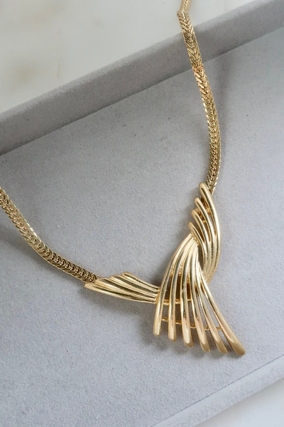 Vintage 1970s Trifari Gold Abstract Necklace
