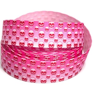 Ruban gros-grain rose têtes de mort flottantes - 22 mm de large - Vendu par mètre