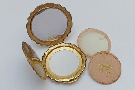 Vintage gold-toned Stratton powder compact with f… - image 4