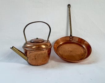 Vintage miniature kettle and skillet