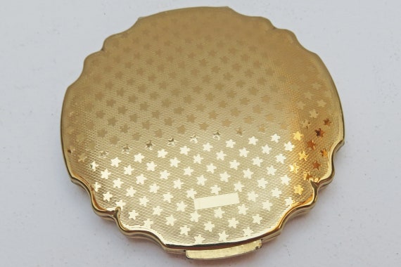Vintage gold-toned Stratton powder compact with f… - image 3