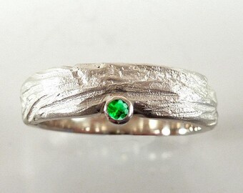 Sterling silver ring with emerald SALE unique piece - unique structure, proposal ring, stacking ring, women's ring, emerald green gemstone,