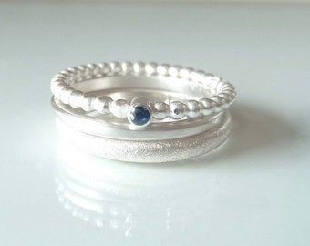 Bague en argent avec saphir bleu foncé, VENTE pièce unique, bague d'insertion, bague d'insertion, bague de proposition - faite à la main