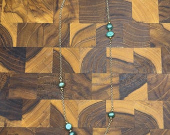 Gold and green chain necklace. Freshwater pearl elegant chain
