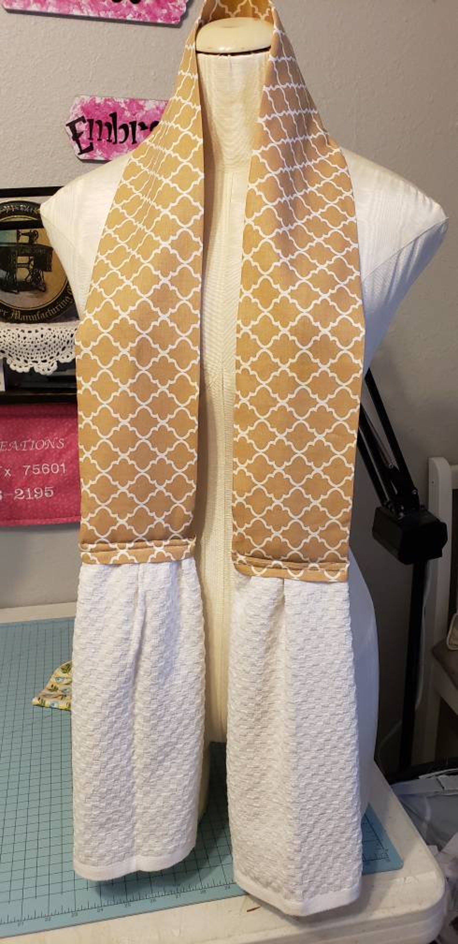 Kitchen Neck Towel/cooking Scarf. Camel Tan Quatrefoil Pattern Etsy