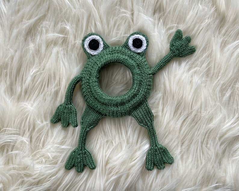 Camera buddy Knit frog lens prop, photography helper, camera lens pal, DSLR camera toy, photography attention grabber image 9