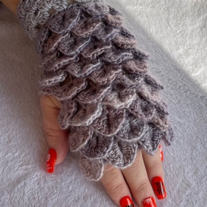 Dragon Scale Gloves, Fingerless Gloves, Dragon Gloves, Crocodile Gloves, Crochet Gloves, Arm Warmers Pearly