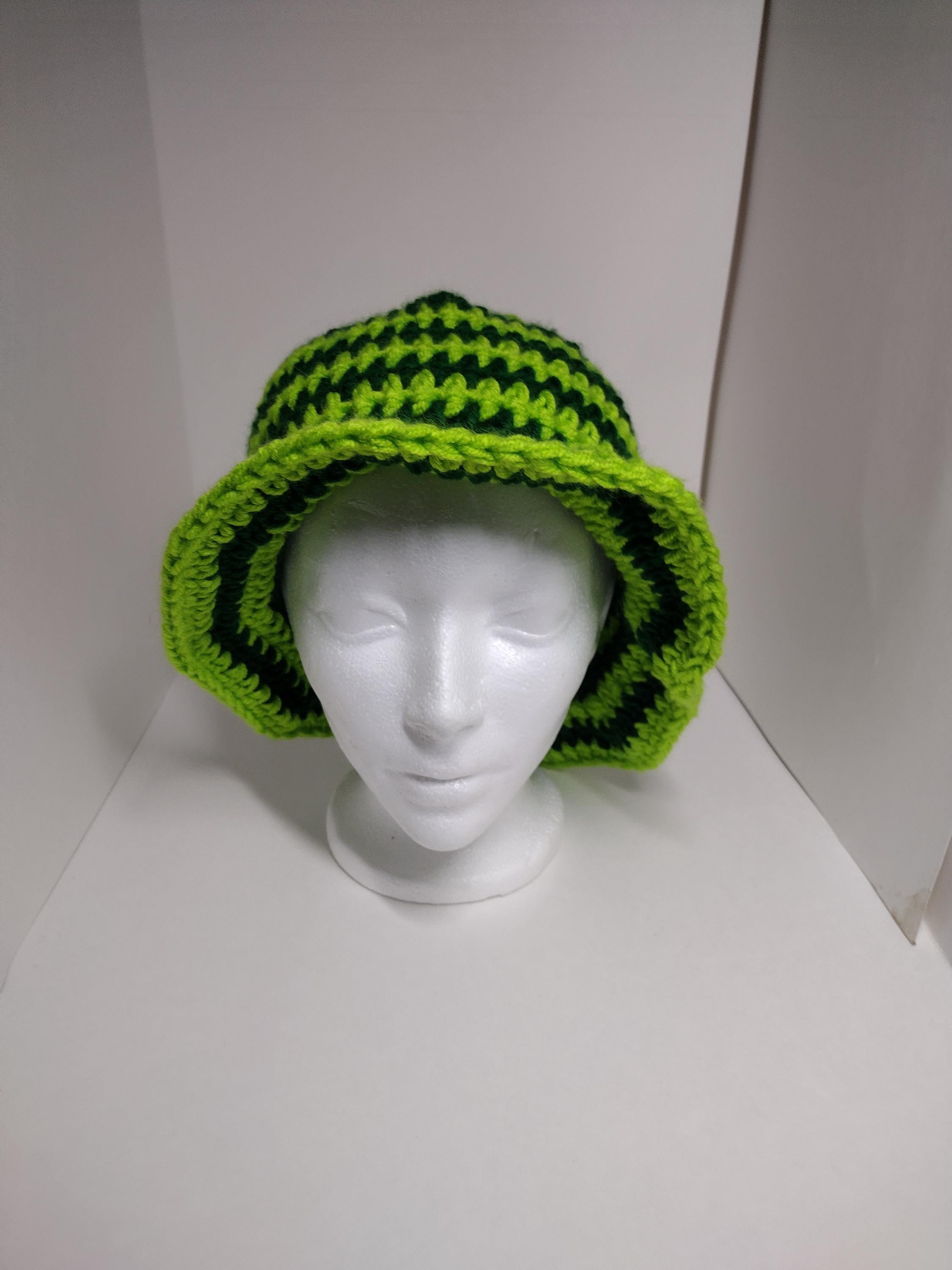 light green and dark green spiral bucket hat ready to ship - Thumbnail 3