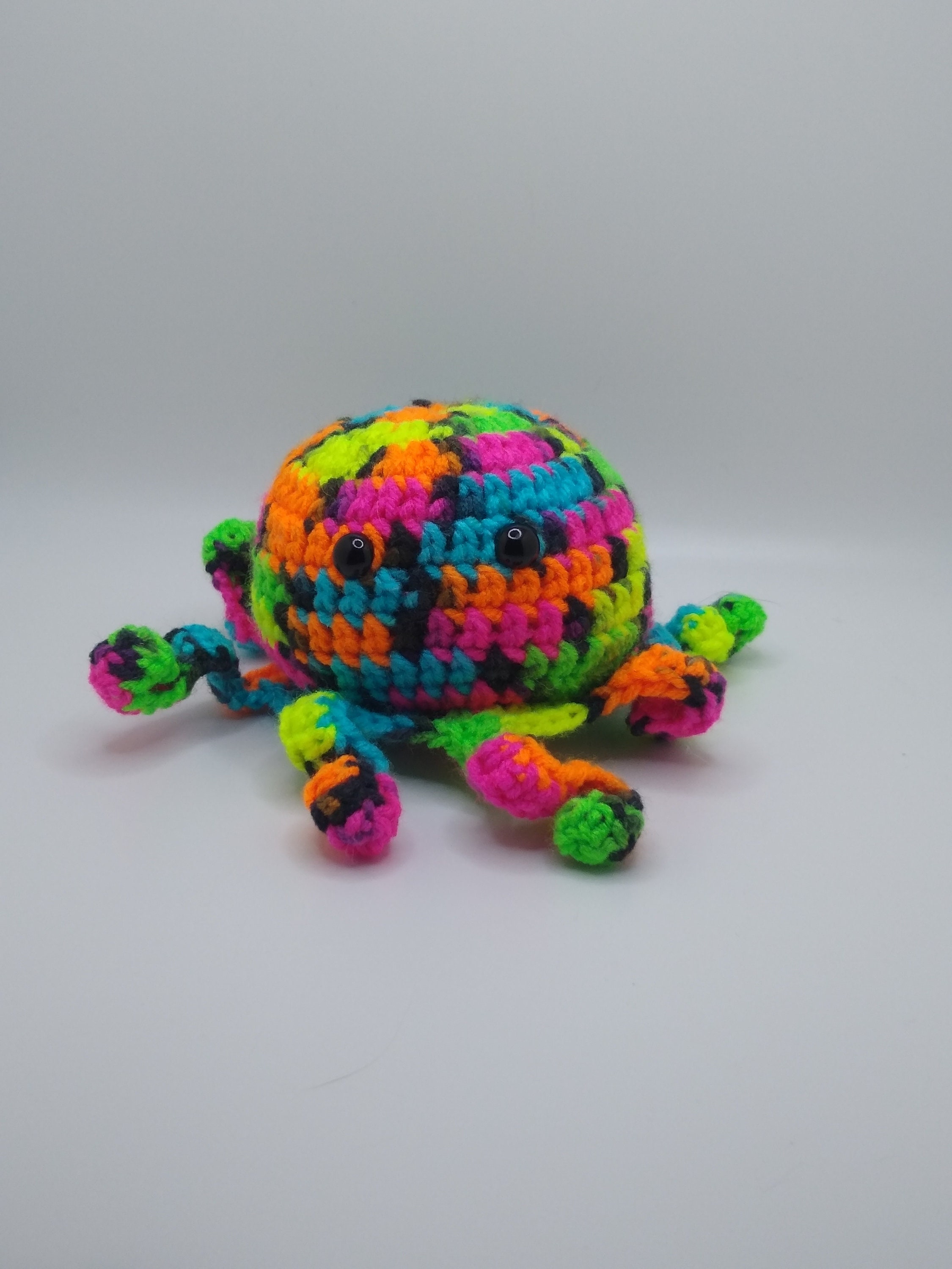 blacklight amigurumi octopus plushy - Thumbnail 4