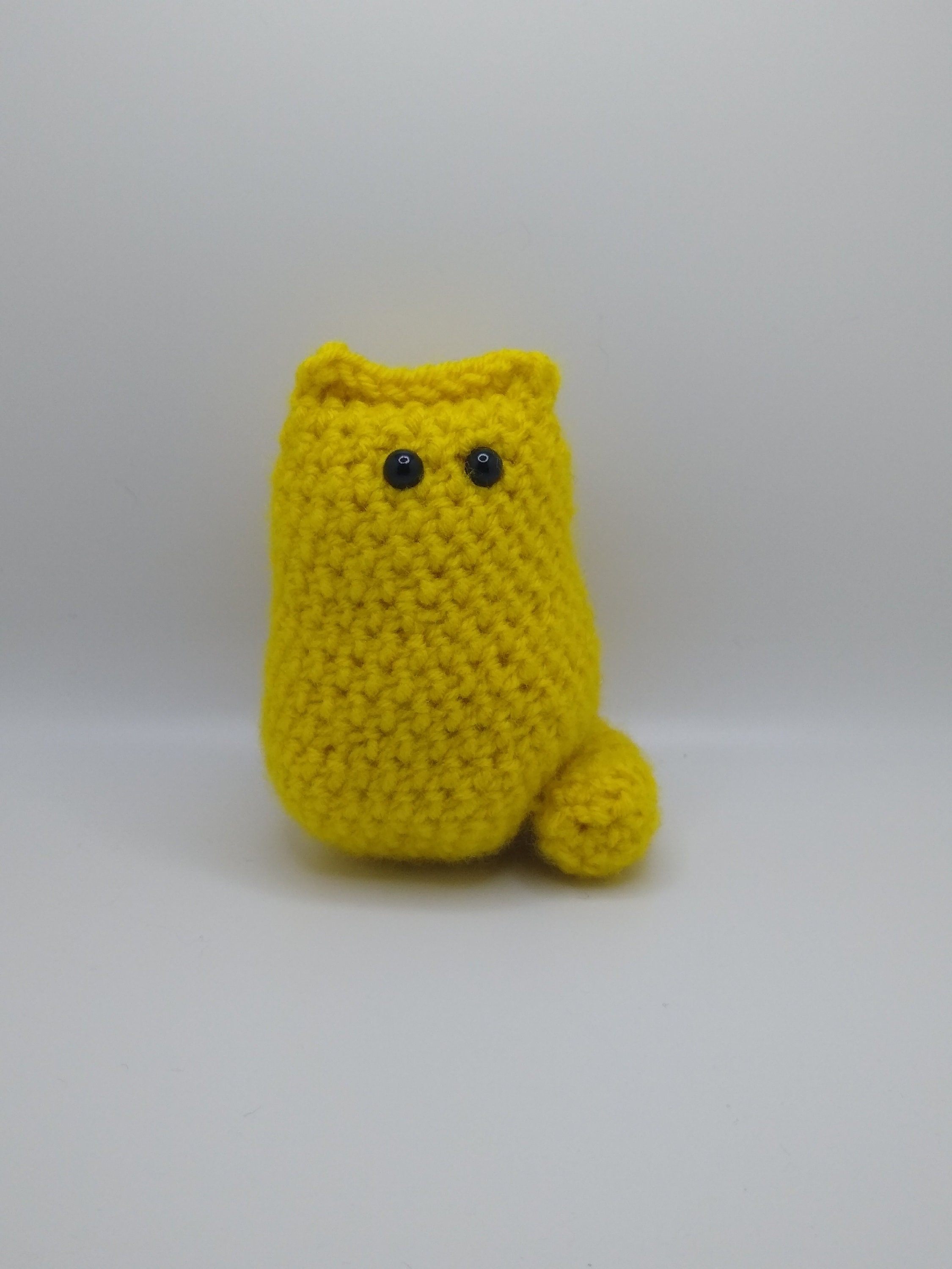 small yellow amigurumi cat plushy - Thumbnail 4