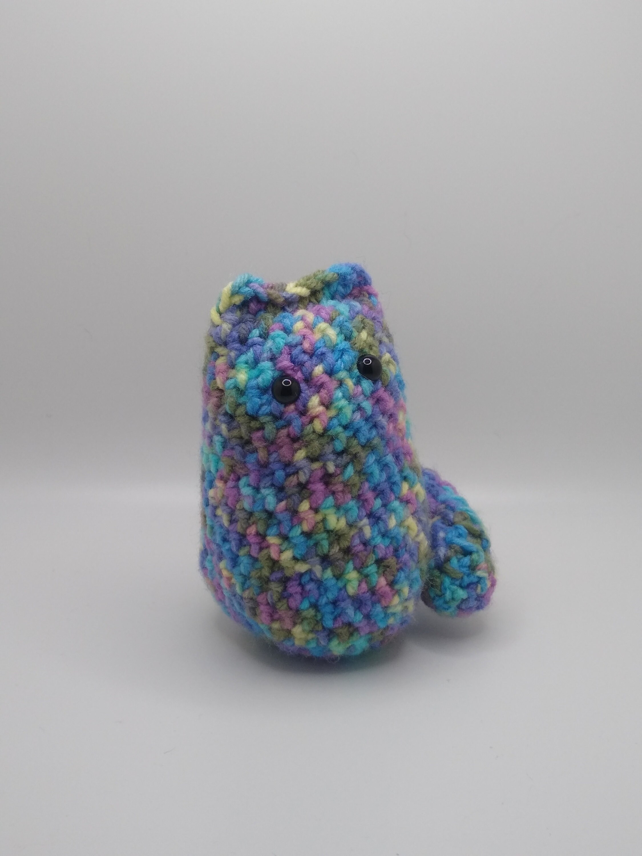 small monet amigurumi cat plushy - Thumbnail 3