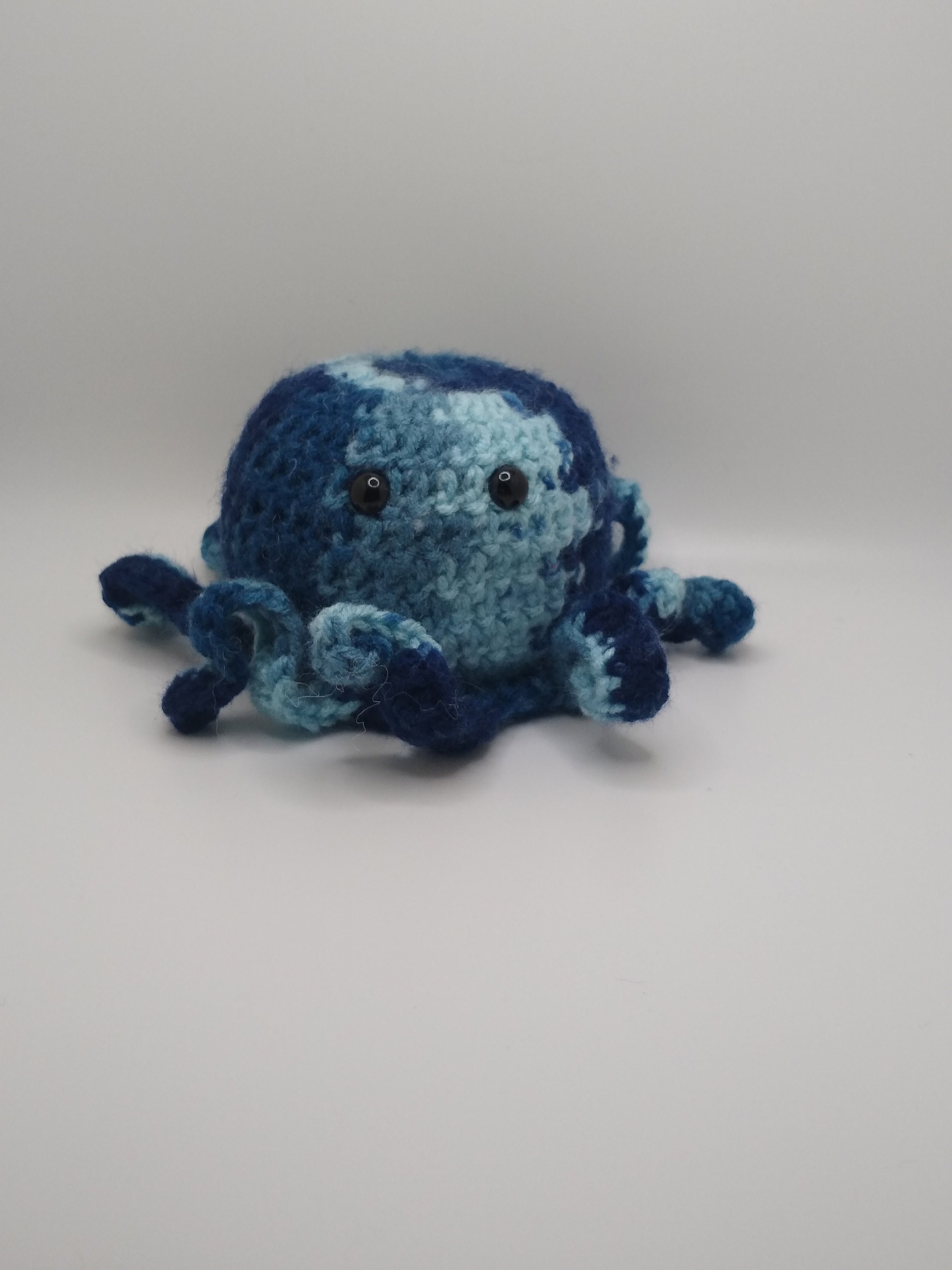 shaded dusk amigurumi octopus plushy - Thumbnail 4