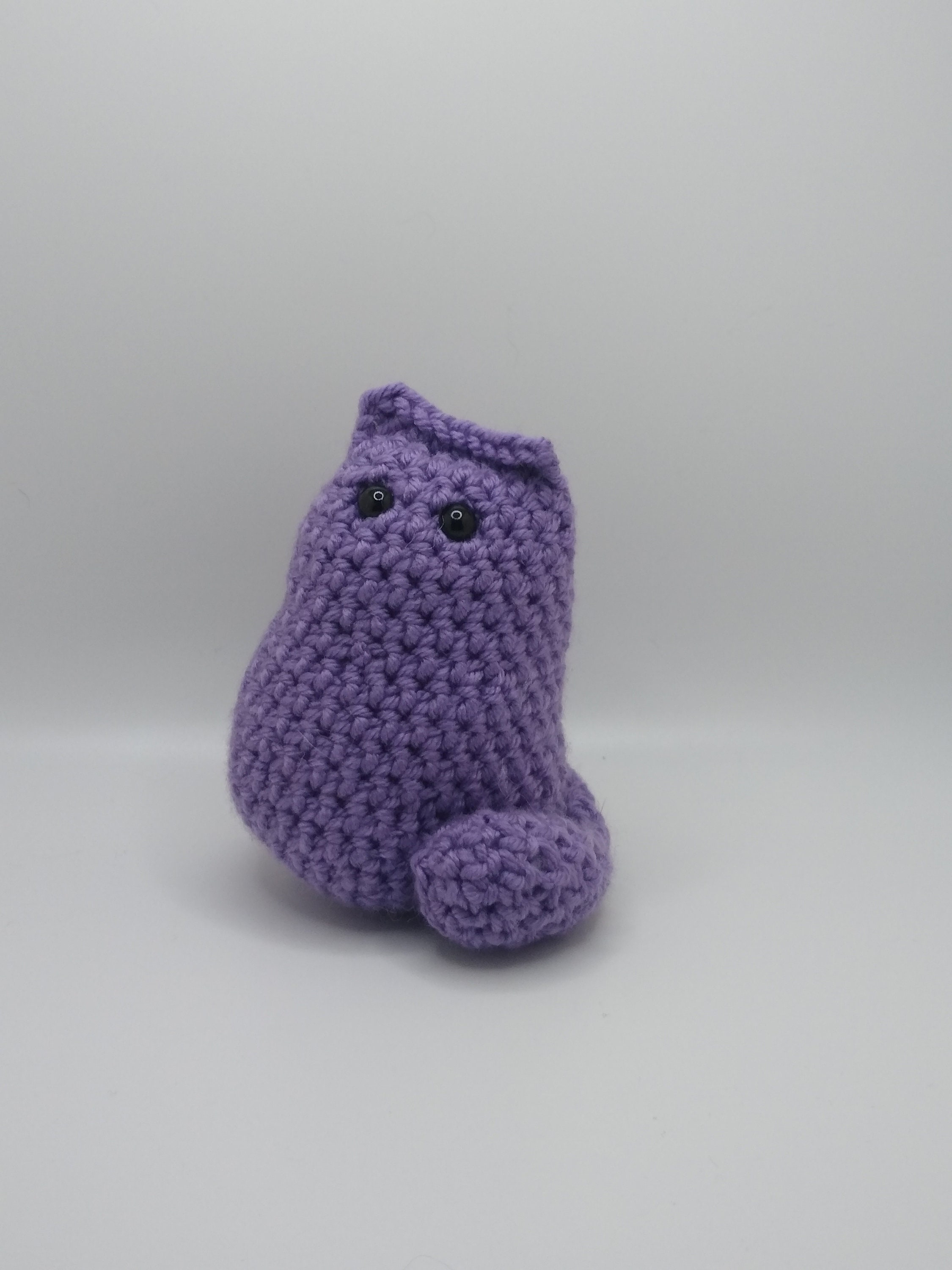 small amethyst amigurumi cat plushy desk pet - Thumbnail 2