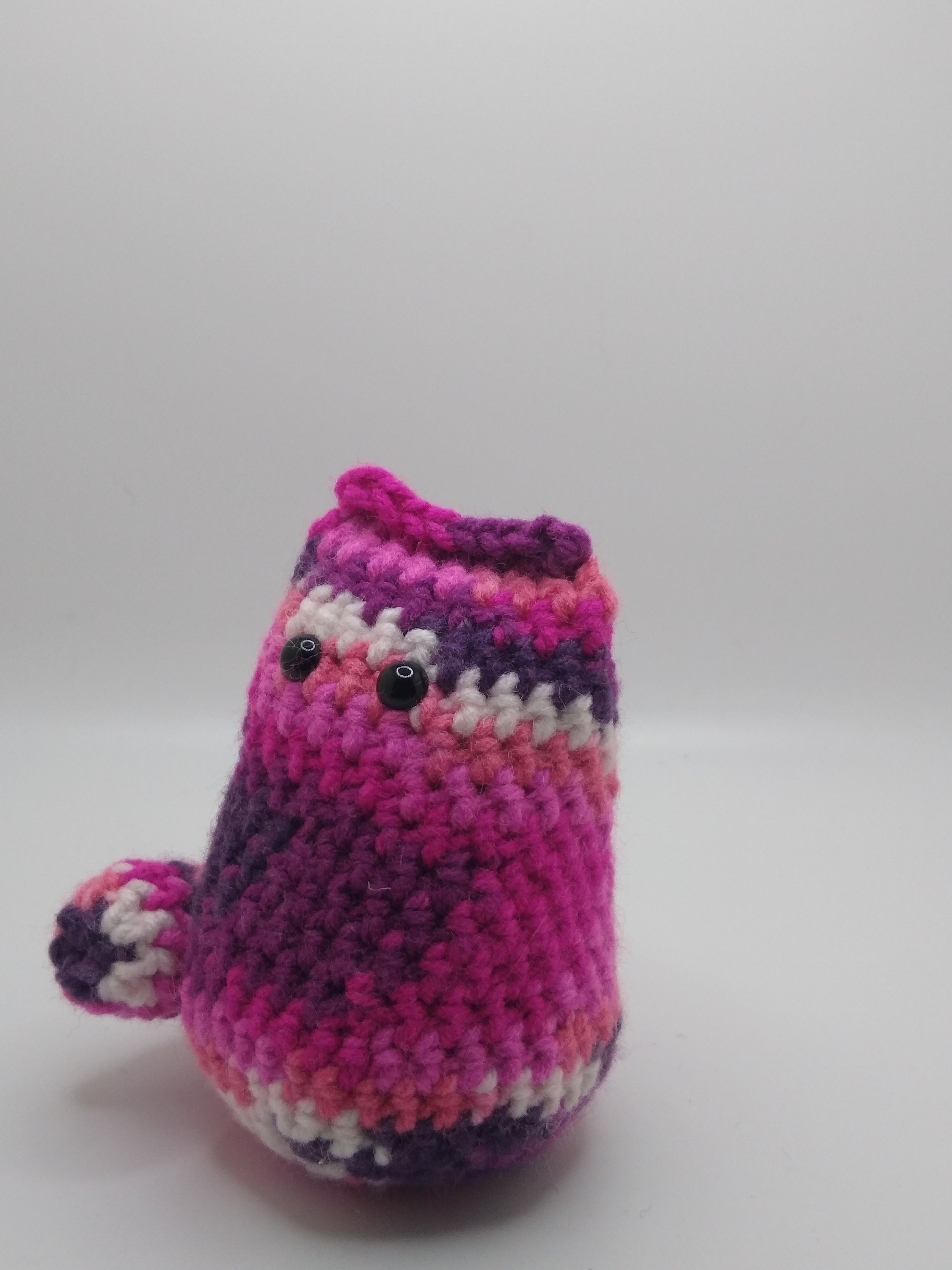 small berry colored amigurumi cat plushy desk buddy - Thumbnail 3