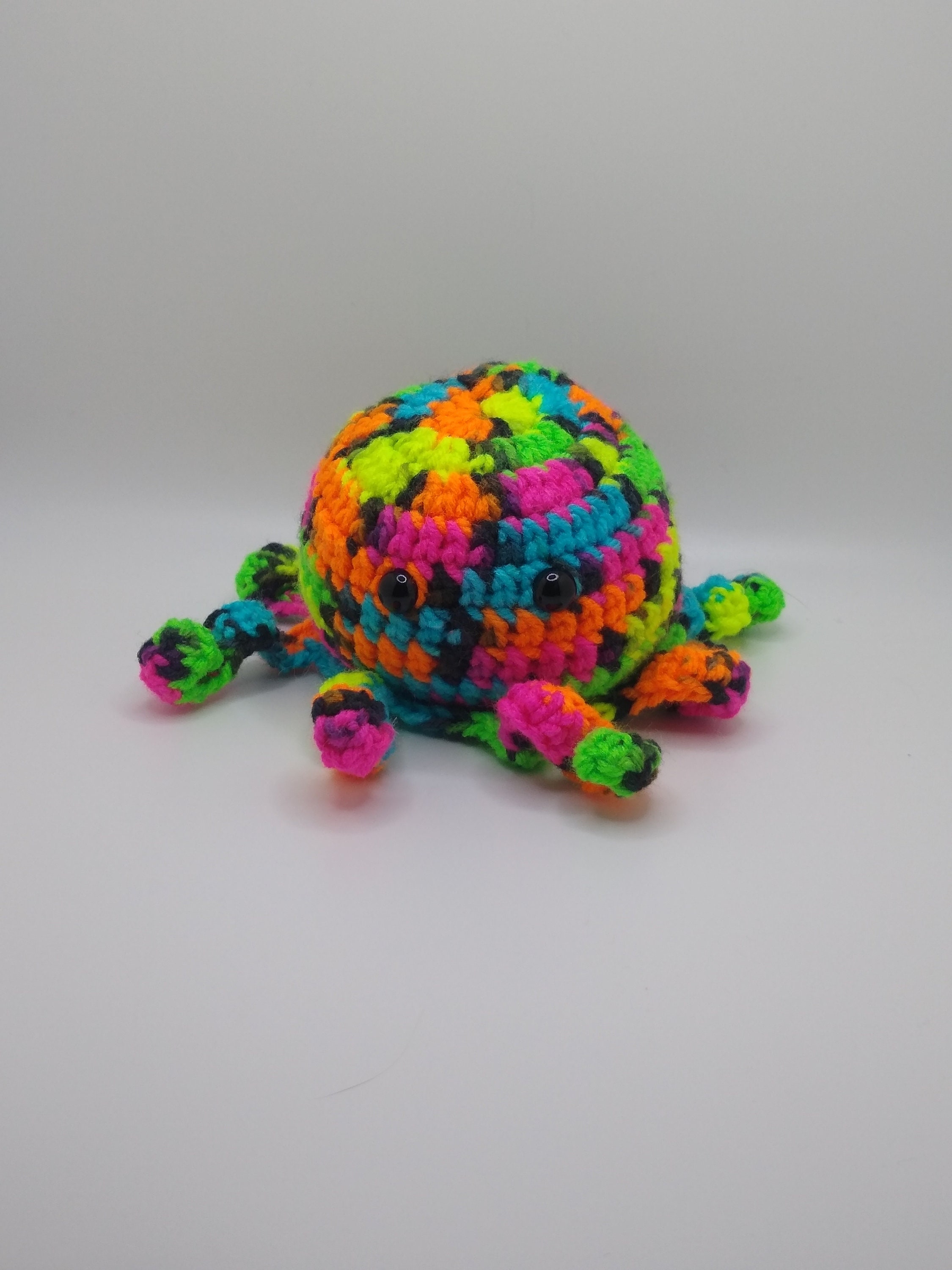 blacklight amigurumi octopus plushy - Thumbnail 3