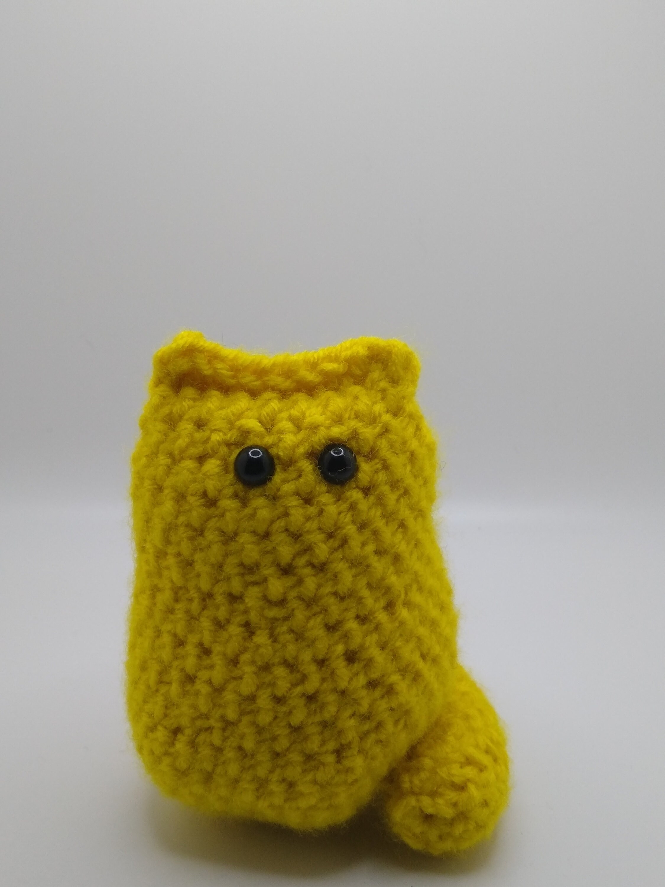 small yellow amigurumi cat plushy - Image 1